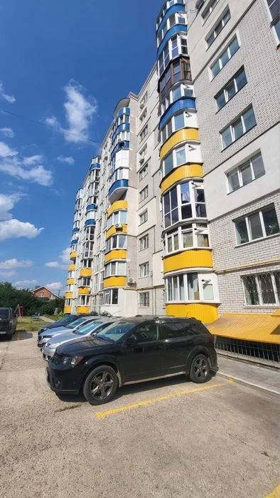 Продам 2х кімн кв, автономне опалення, вул. Грушевського!