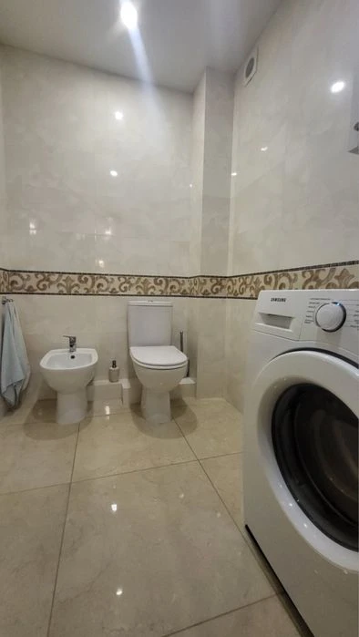 Продам 2х кімн кв, автономне опалення, вул. Грушевського!