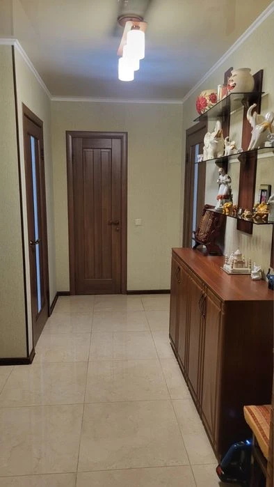Продам 2х кімн кв, автономне опалення, вул. Грушевського!