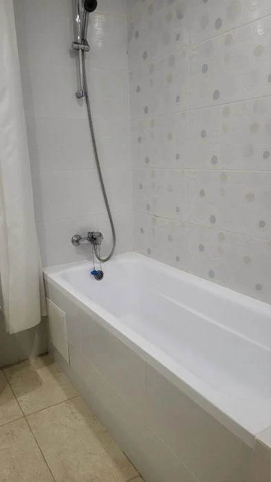 Продам 2х кімн кв, автономне опалення, вул. Грушевського!