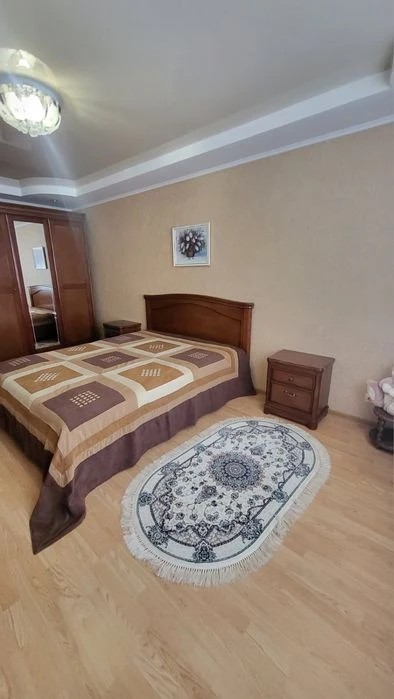 Продам 2х кімн кв, автономне опалення, вул. Грушевського!