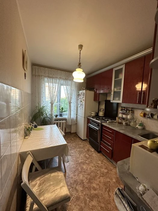Продам 3х кім.кв. в р-ні 5 кутів по пр-ту Перемоги