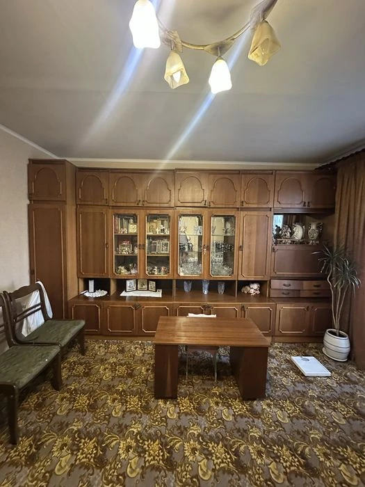 Продам 3х кім.кв. в р-ні 5 кутів по пр-ту Перемоги