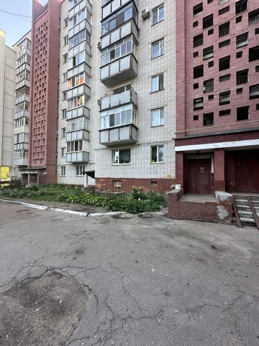 Продам 3х кім.кв. в р-ні 5 кутів по пр-ту Перемоги