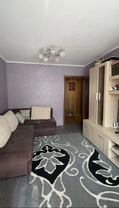 Продаж 2 - кімн. квартири , Л.Лукʼяненка, ринок Нива