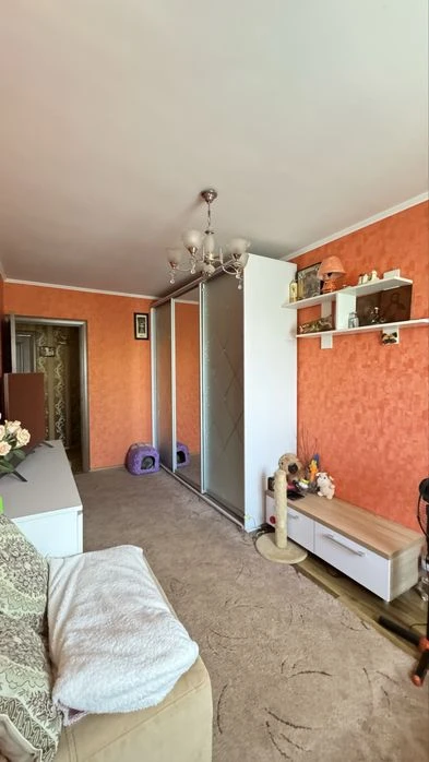 Продаж 2 - кімн. квартири , Л.Лукʼяненка, ринок Нива