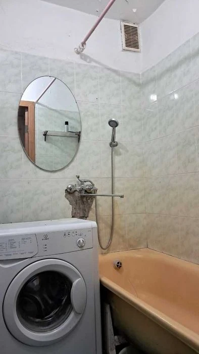 СМ Продам 2 кімнатну квартиру 46 м2 Роздільні кімнати
