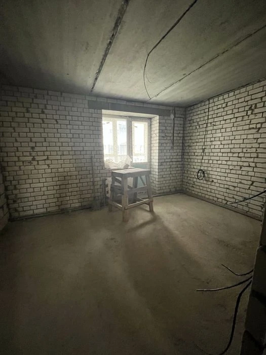 Продам 2-х кімнатну квартиру по вул. Лісова, 42