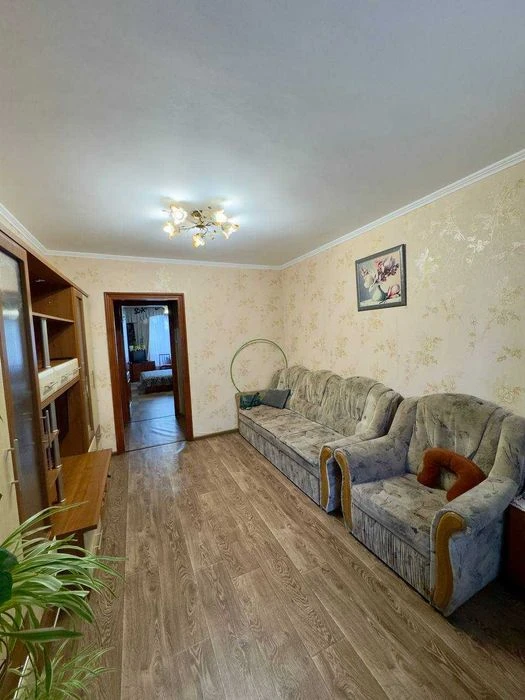 Продаж 2-кім квартири з меблями та технікою!