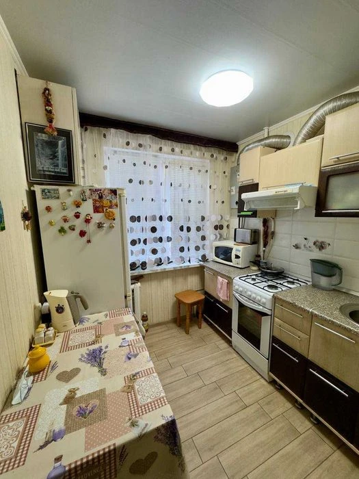 Продаж 2-кім квартири з меблями та технікою!