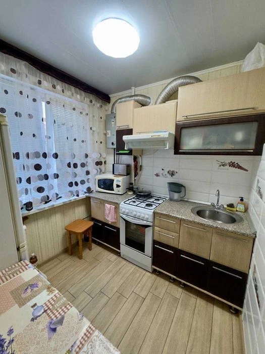 Продаж 2-кім квартири з меблями та технікою!