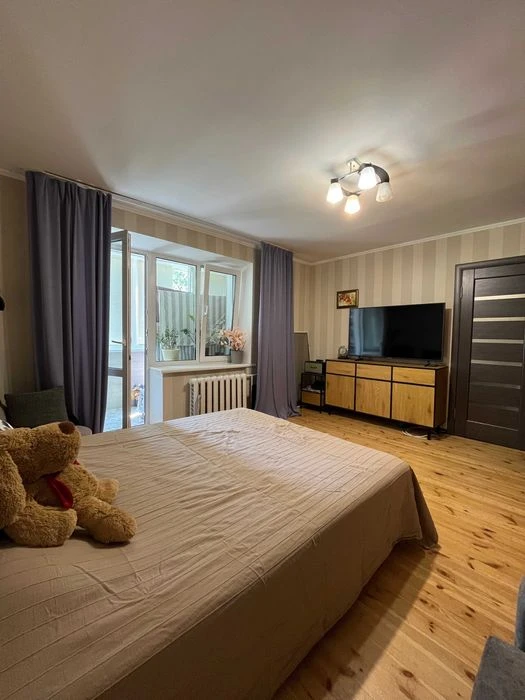 Продається 3на квартира в цегляному будинку, Центр. LD
