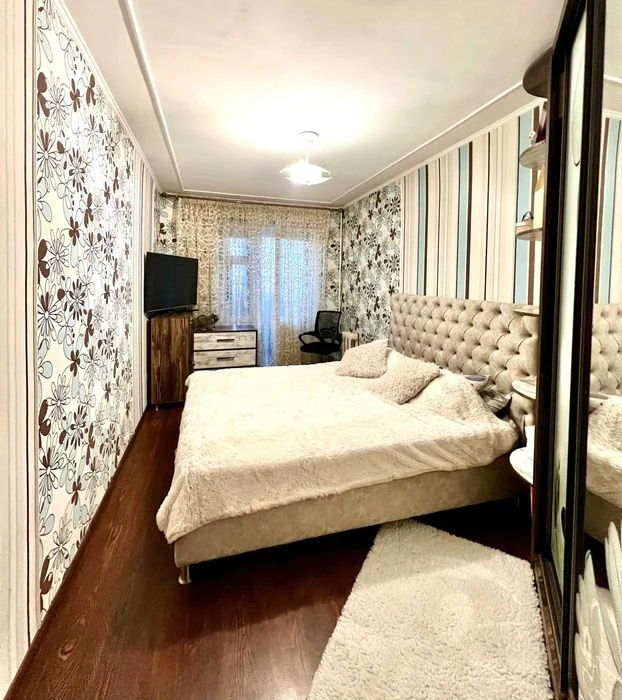 Продам 3 кімнатну квартиру Круг!