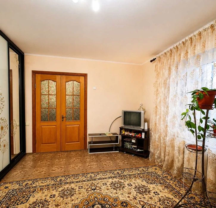Продам 3 кімнатну квартиру Круг!