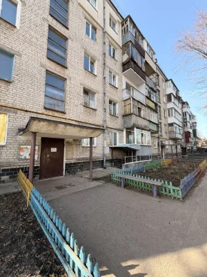 Квартира в приємному стані! Зручна локація!