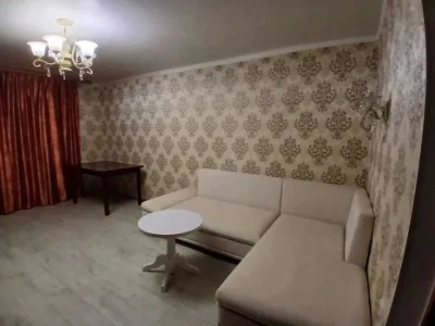 Продається світла 2-кімнатна квартира 51м2, вул. О.Коваленка