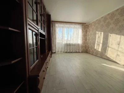 Продається світла 2-кімнатна квартира 51м2, вул. О.Коваленка