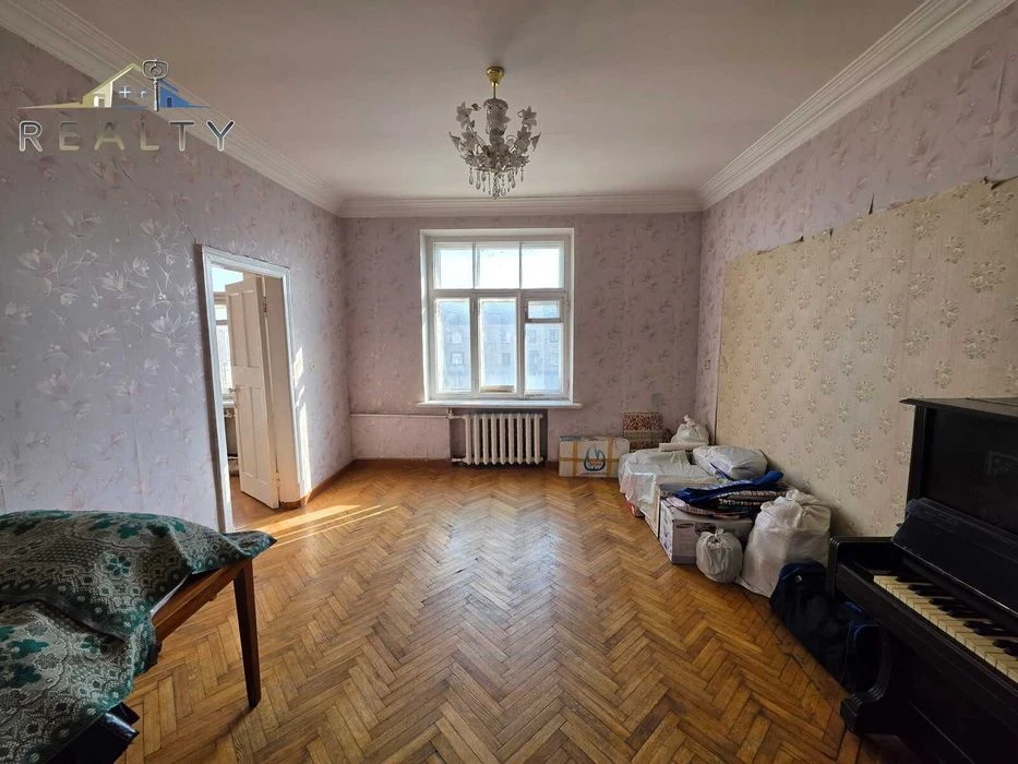 Продажа 4-комнатной сталинки.Проспект Соборный (213-215-164)
