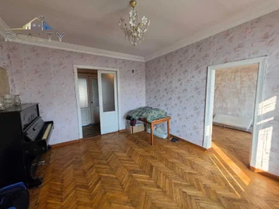 Продажа 4-комнатной сталинки.Проспект Соборный (213-215-164)