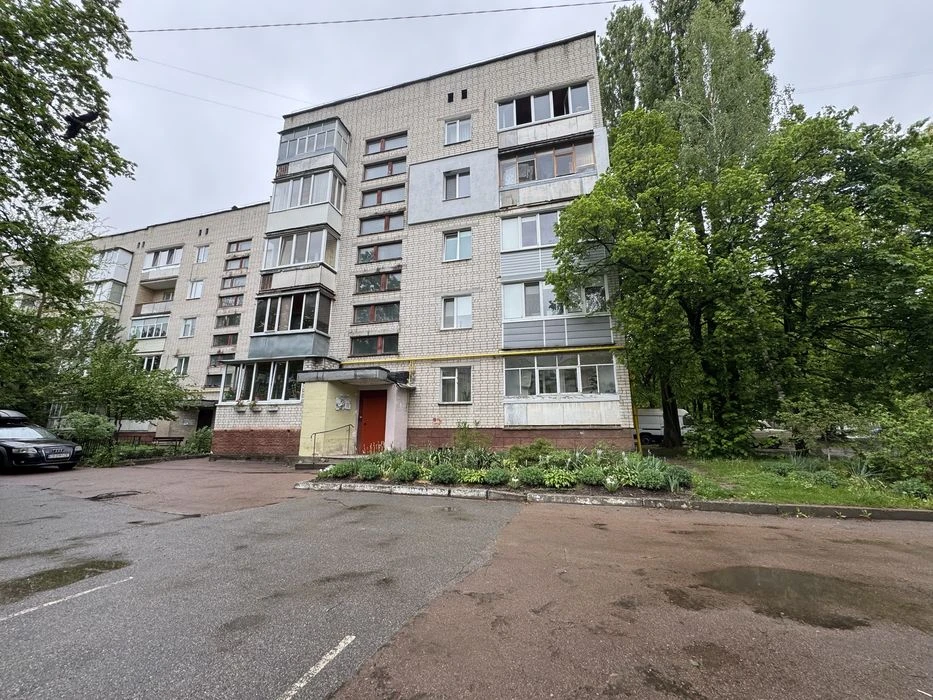 Продаж 3-кімнатної квартири 68 м² у цегляному будинку біля 2