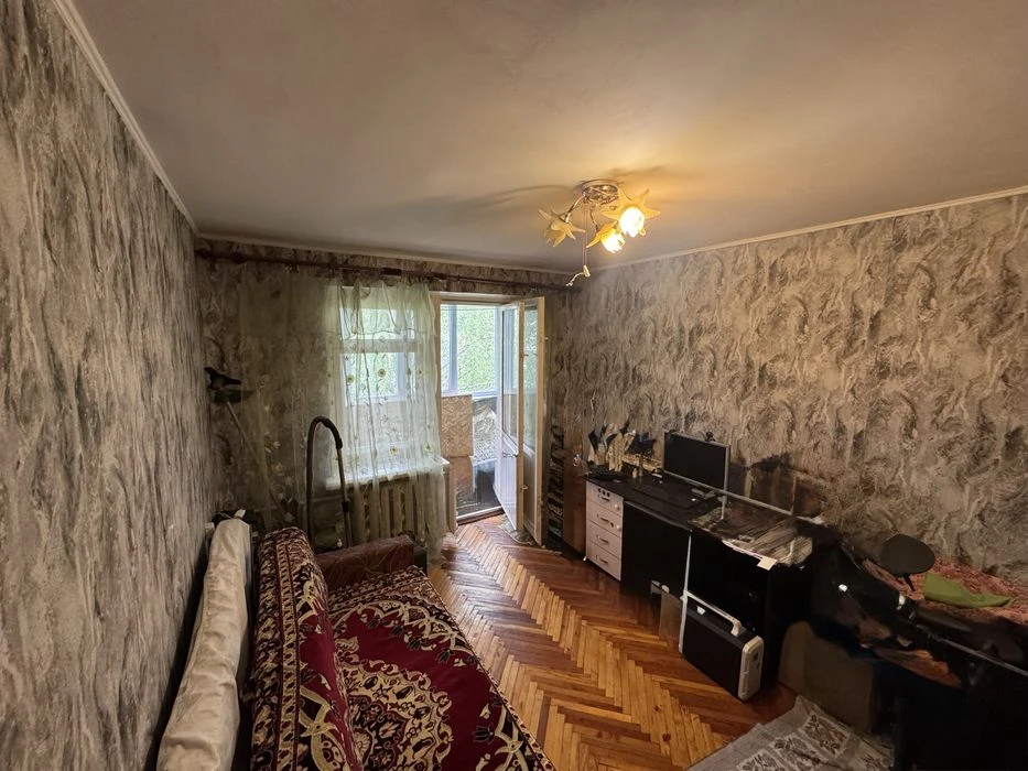 Продаж 3-кімнатної квартири 68 м² у цегляному будинку біля 2