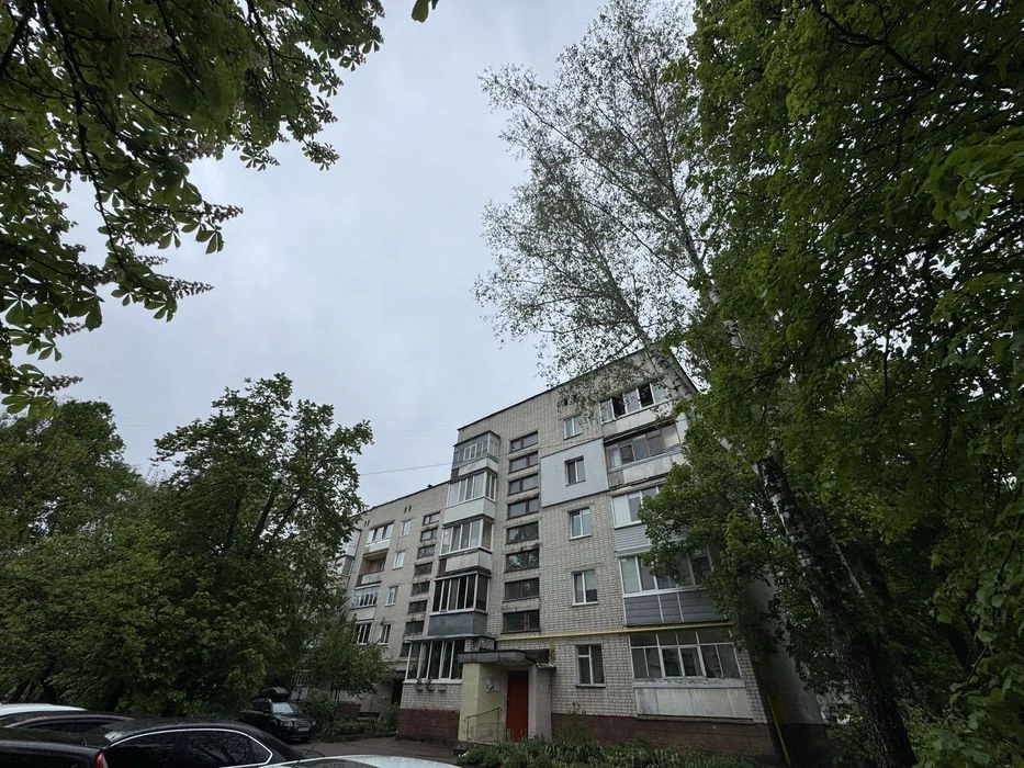 Продаж 3-кімнатної квартири 68 м² у цегляному будинку біля 2