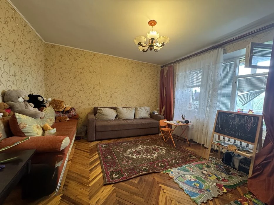 Продаж 3-кімнатної квартири 68 м² у цегляному будинку біля 2