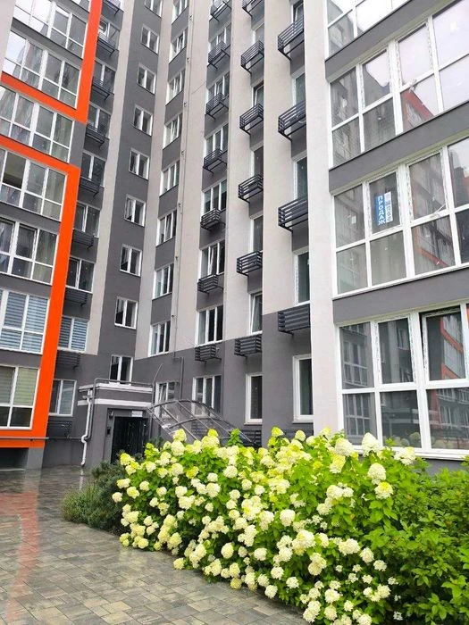 Простора двокімнатна квартира ЖК Незалежність здана вибір по