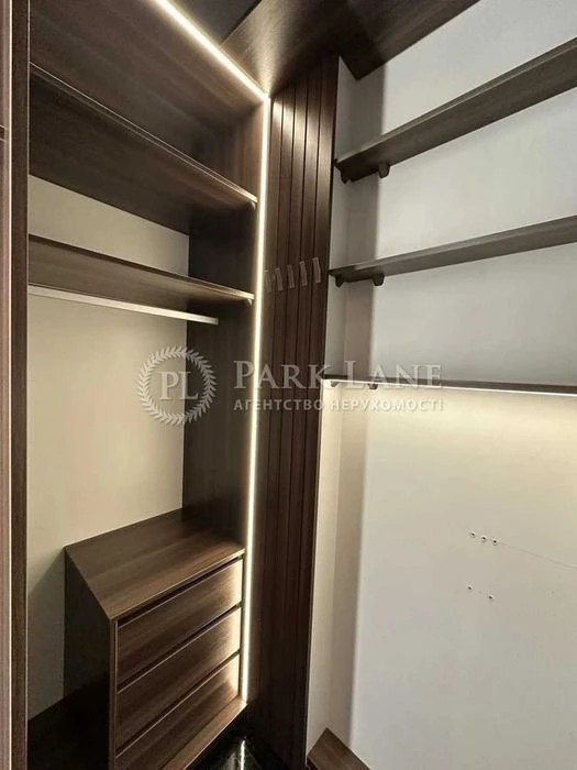 1k residential complex French Quarter Saperne Pole 14/55 metro Lybidska