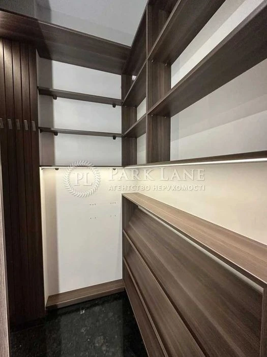 1k residential complex French Quarter Saperne Pole 14/55 metro Lybidska