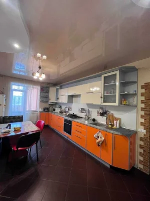 2-кімн.кв. 84 м2 в Чернігові. Центр. Автономка. Ремонт