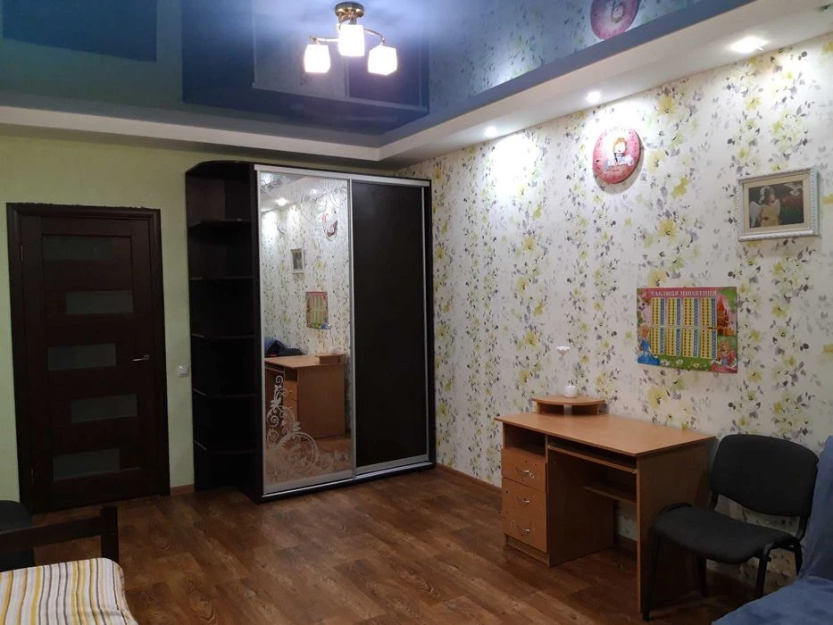 2-кімн.кв. 84 м2 в Чернігові. Центр. Автономка. Ремонт