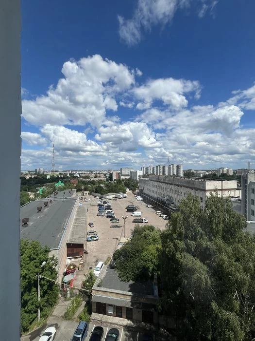 Трьохкімнатна квартира в центрі з вільним простором в клубно