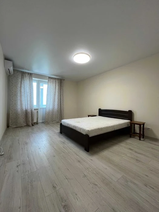 Продається простора 2-на квартира 83,3 м² з автономним опале