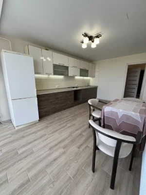 Продається простора 2-на квартира 83,3 м² з автономним опале