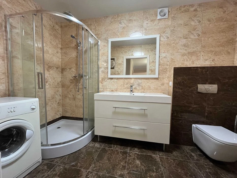 Продається простора 2-на квартира 83,3 м² з автономним опале