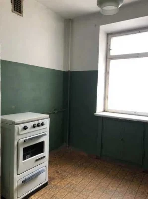 ПРОДАЮ 1-кім.Кв. 32м2 цегляний буд Поруч Ринок ГОЛІВУД.Просп