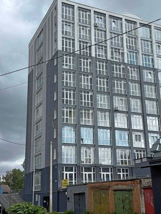 Ціну знижено! 1 кімнатна квартира з індивідуальним опаленням