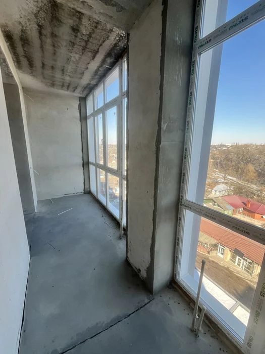 Продам 3- кімнатну квартиру в центрі міста