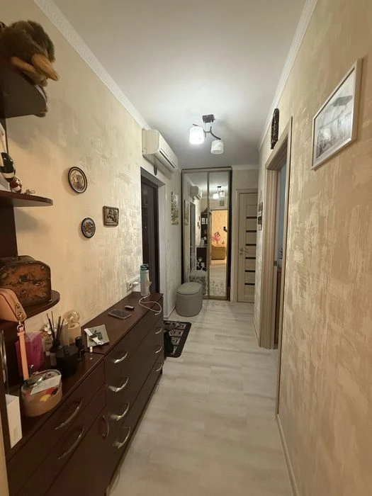 Продам 2 х кімнатну квартиру з ремонтом вул Володимира Ковал