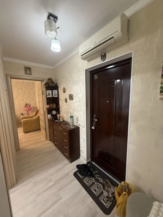 Продам 2 х кімнатну квартиру з ремонтом вул Володимира Ковал