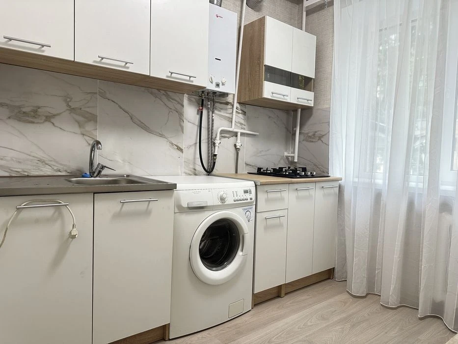 Продам 1 комн кв р-н «Нивы», Лукьяненка.
