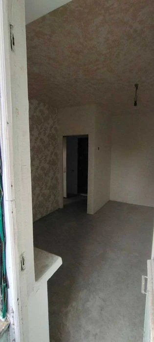 Продам  м\с 22м2  вул. Степана Бандери б.13