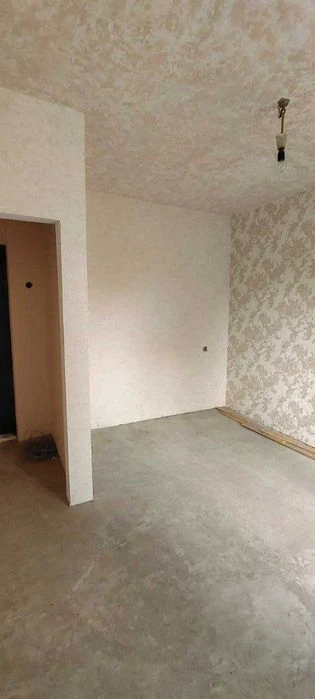 Продам  м\с 22м2  вул. Степана Бандери б.13