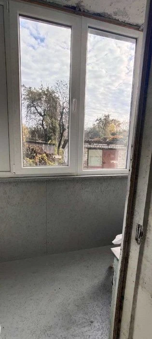 Продам  м\с 22м2  вул. Степана Бандери б.13