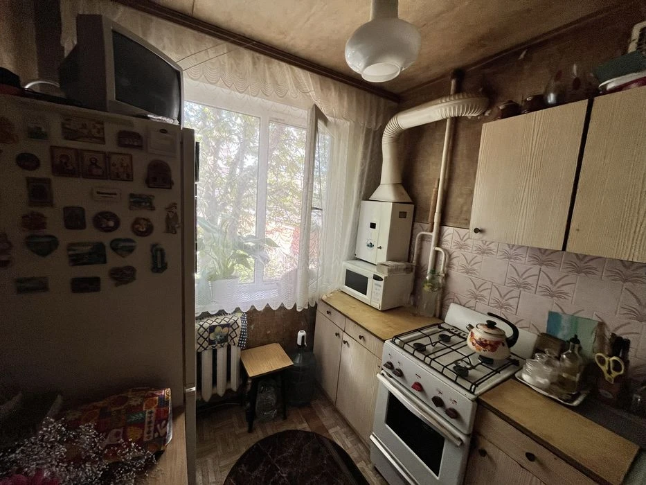 1кім кв з косметикою вул. Тероборони(Гагаріна).Подусівка.Сер