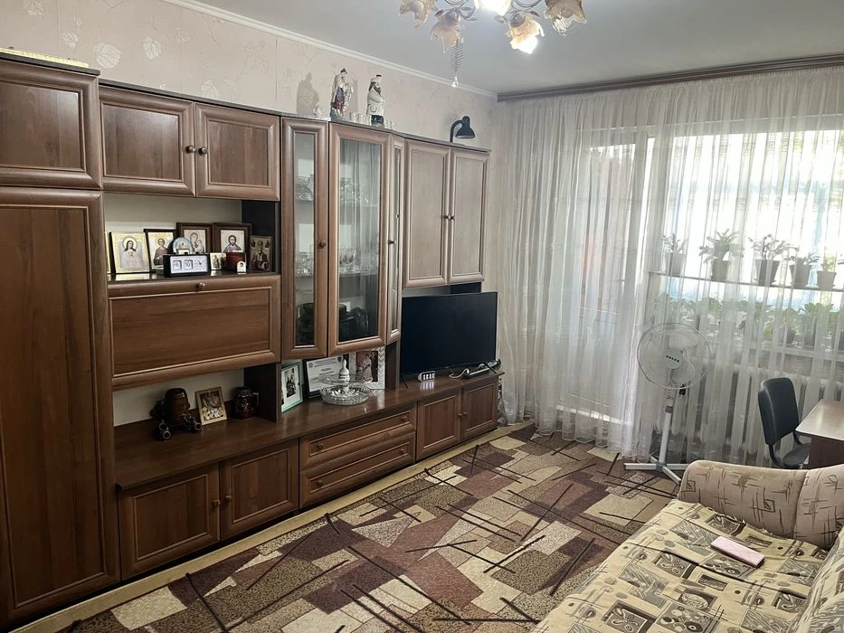 1кім кв з косметикою вул. Тероборони(Гагаріна).Подусівка.Сер
