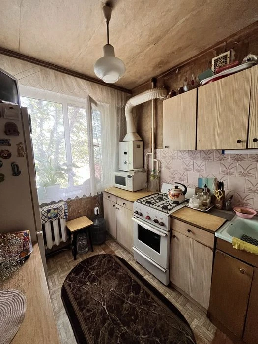 1кім кв з косметикою вул. Тероборони(Гагаріна).Подусівка.Сер