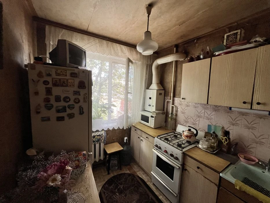 1кім кв з косметикою вул. Тероборони(Гагаріна).Подусівка.Сер