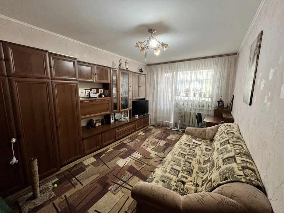 1кім кв з косметикою вул. Тероборони(Гагаріна).Подусівка.Сер